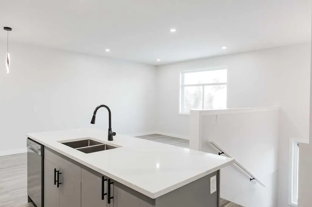 9403 100 Avenue Grande Prairie AB T8V 0S8