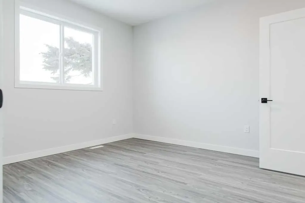 9403 100 Avenue Grande Prairie AB T8V 0S8