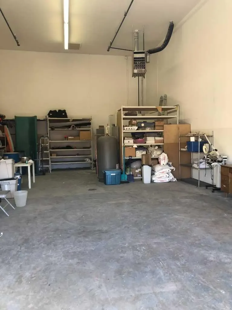 3208 8 Avenue NE Calgary AB T2V 7V8