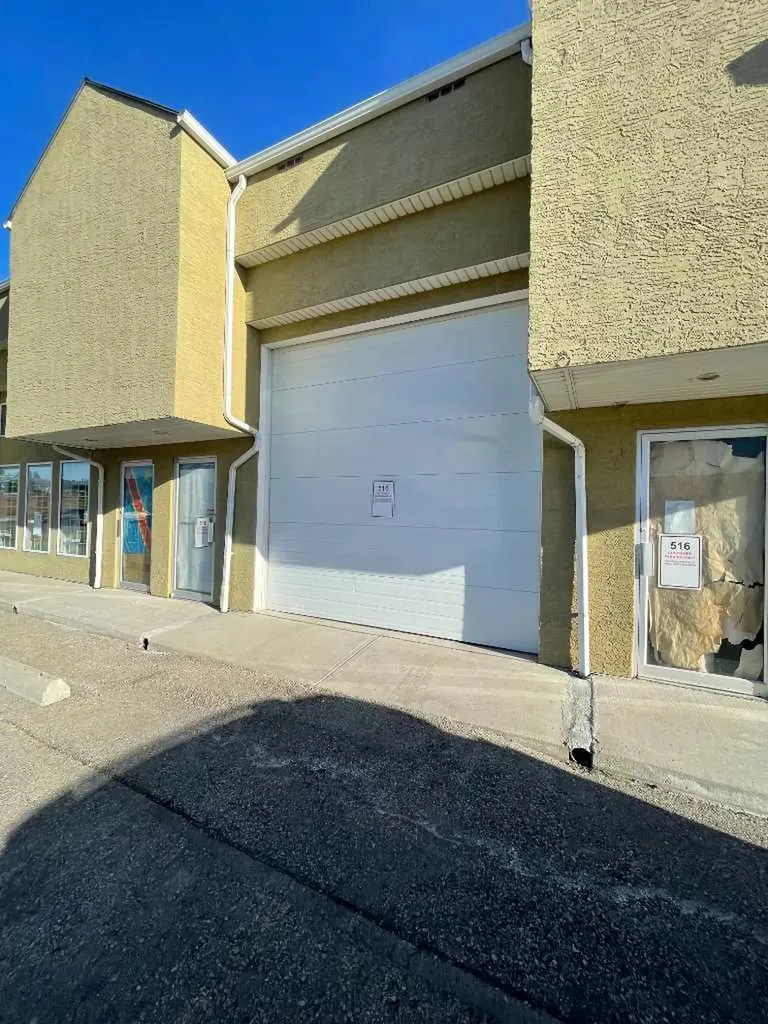 3208 8 Avenue NE Calgary AB T2V 7V8