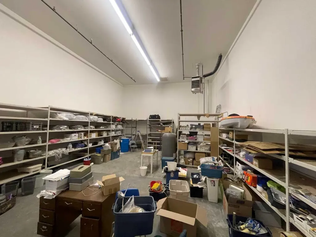 3208 8 Avenue NE Calgary AB T2V 7V8