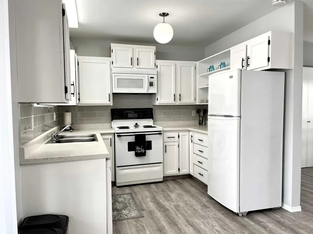 4516 45 Street Rycroft AB T0H 3A0