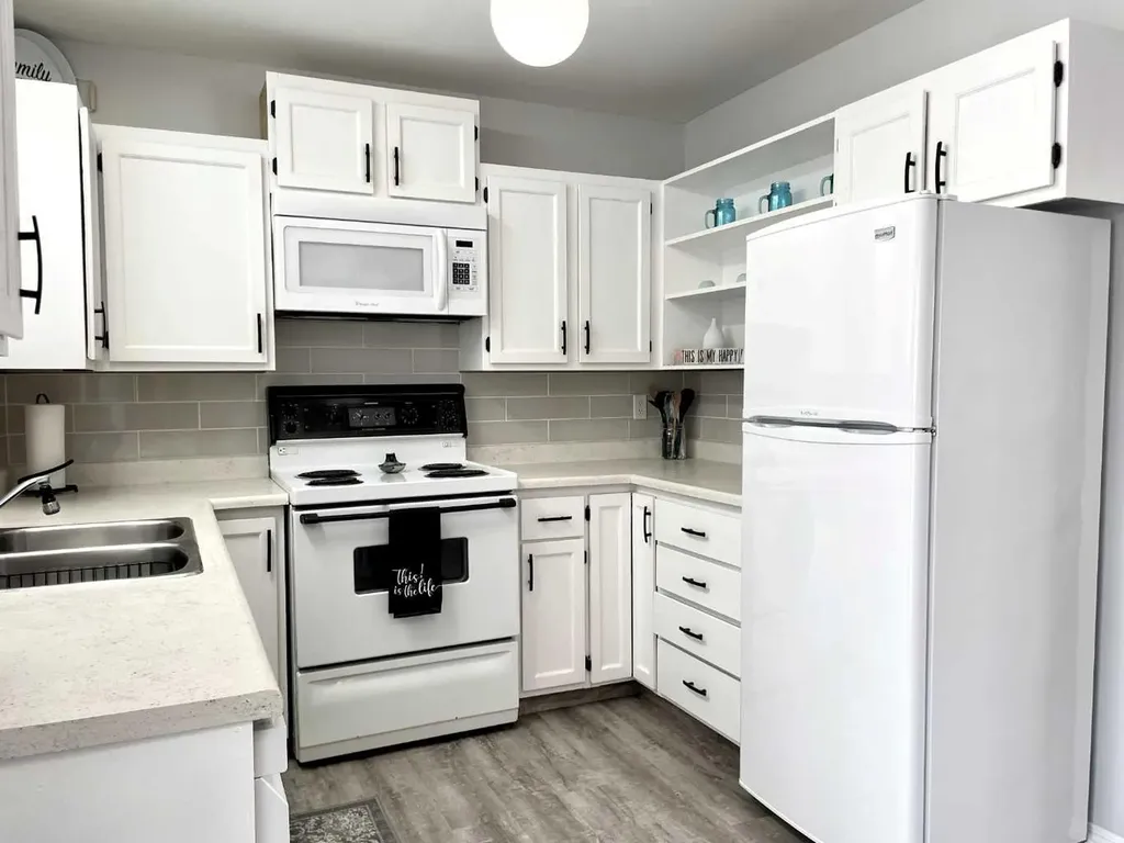 4516 45 Street Rycroft AB T0H 3A0