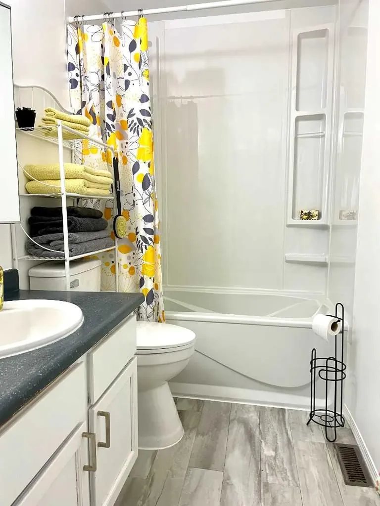 4516 45 Street Rycroft AB T0H 3A0