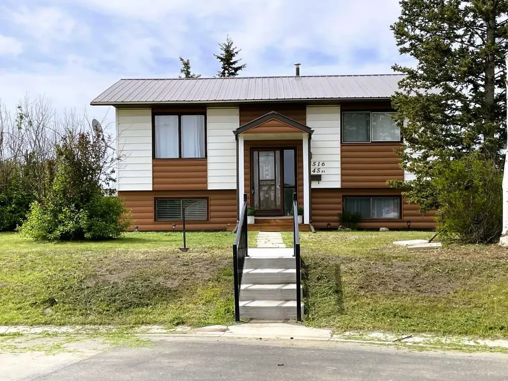 4516 45 Street Rycroft AB T0H 3A0