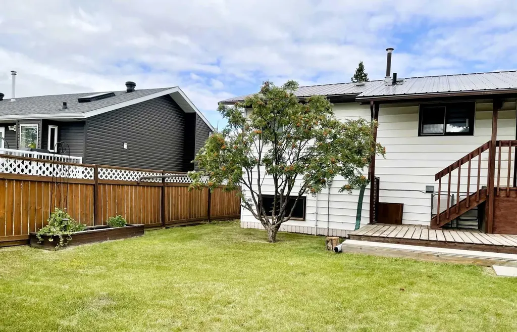 4516 45 Street Rycroft AB T0H 3A0