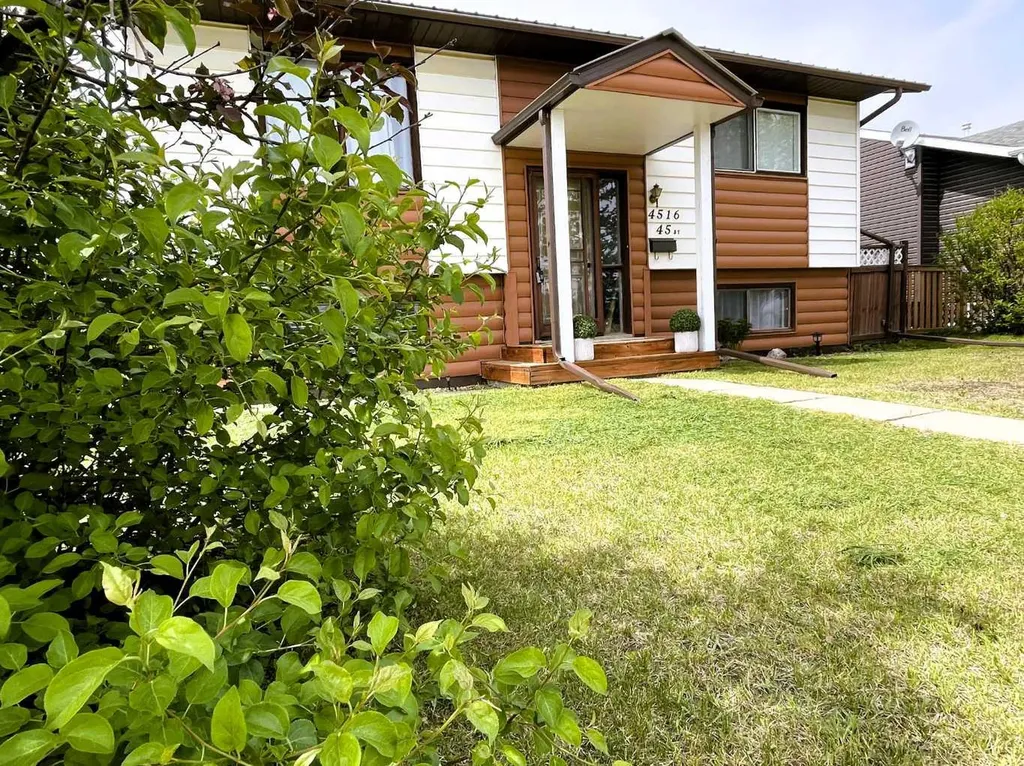 4516 45 Street Rycroft AB T0H 3A0