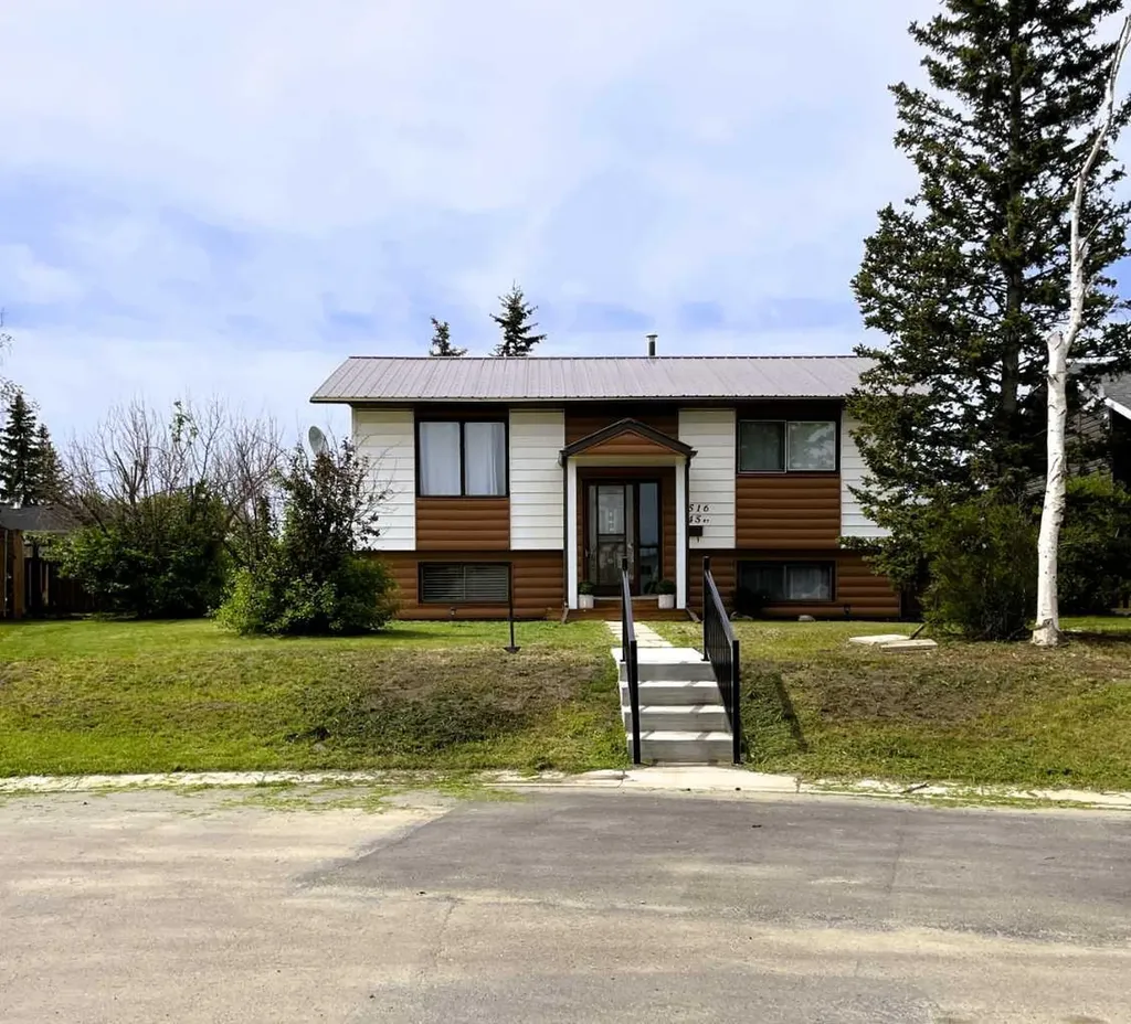 4516 45 Street Rycroft AB T0H 3A0