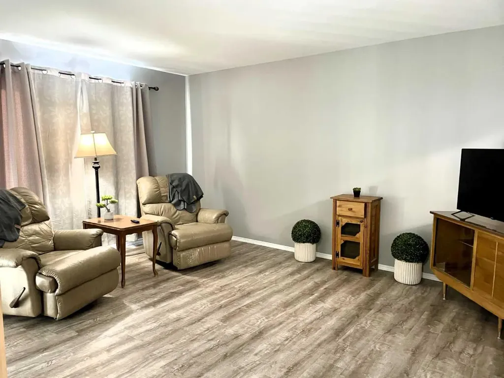 4516 45 Street Rycroft AB T0H 3A0