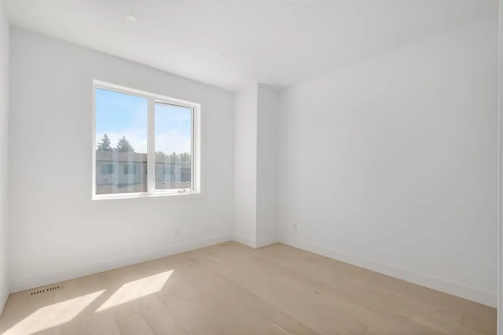 2902 14 Avenue Calgary AB T3C 1L8