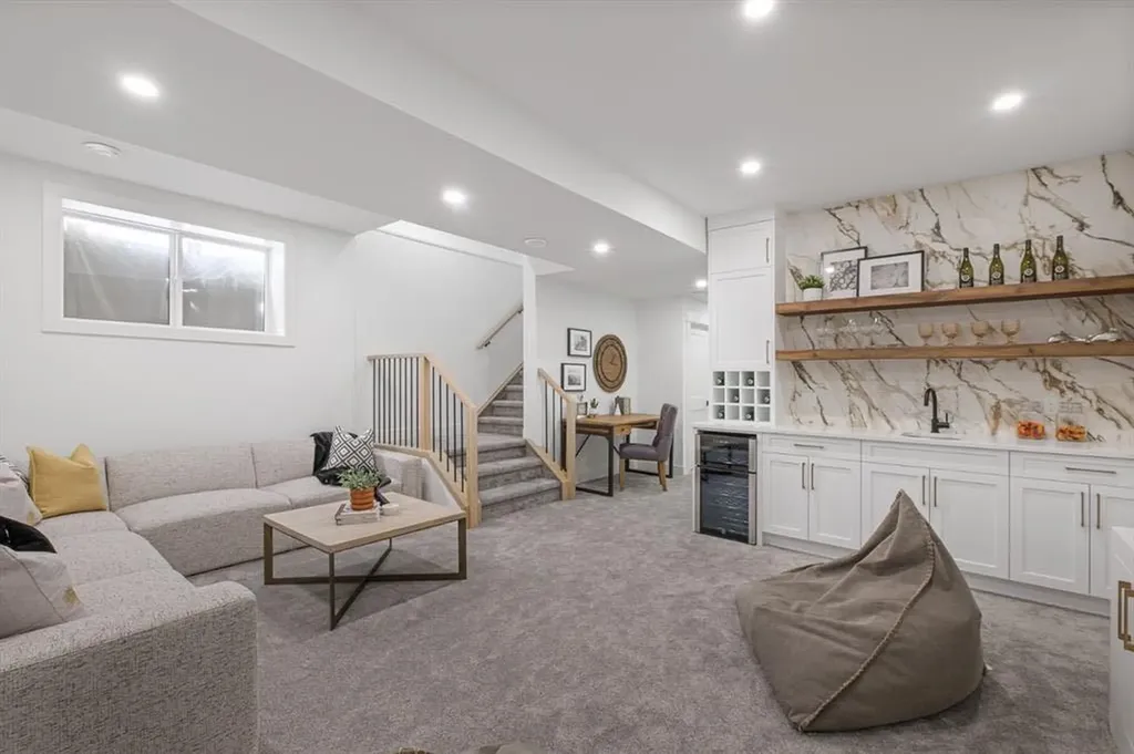 2902 14 Avenue Calgary AB T3C 1L8