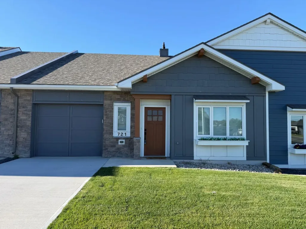 721 7 Avenue W Cardston AB T0K 0K0