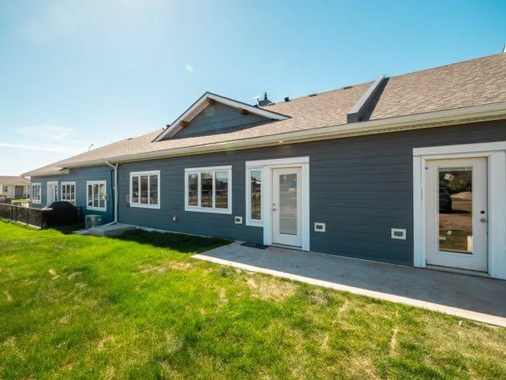 721 7 Avenue W Cardston AB T0K 0K0