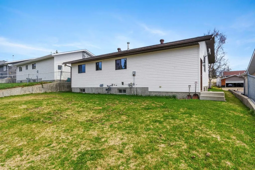 27 Tressa Street Swan Hills AB T0G 2C0