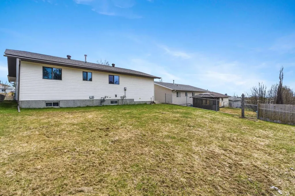 27 Tressa Street Swan Hills AB T0G 2C0