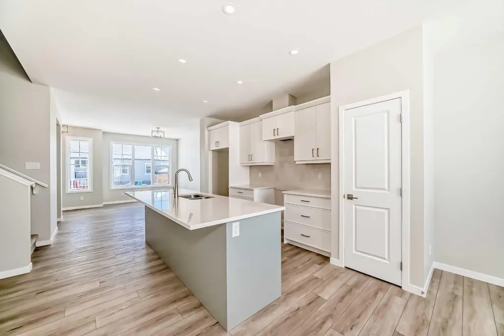 354 Ellen Park Crossfield AB T0M 0S0