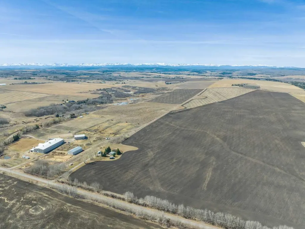 NE;32;22;2;W5M Rural Foothills County AB T1S 0T3