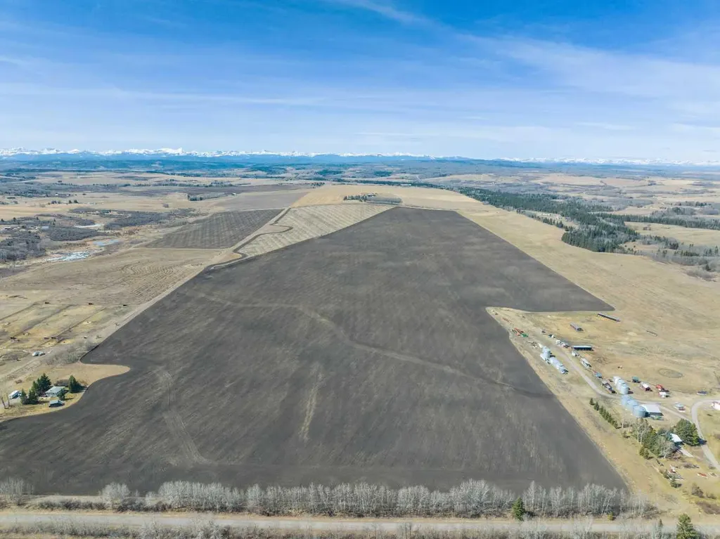 NE;32;22;2;W5M Rural Foothills County AB T1S 0T3