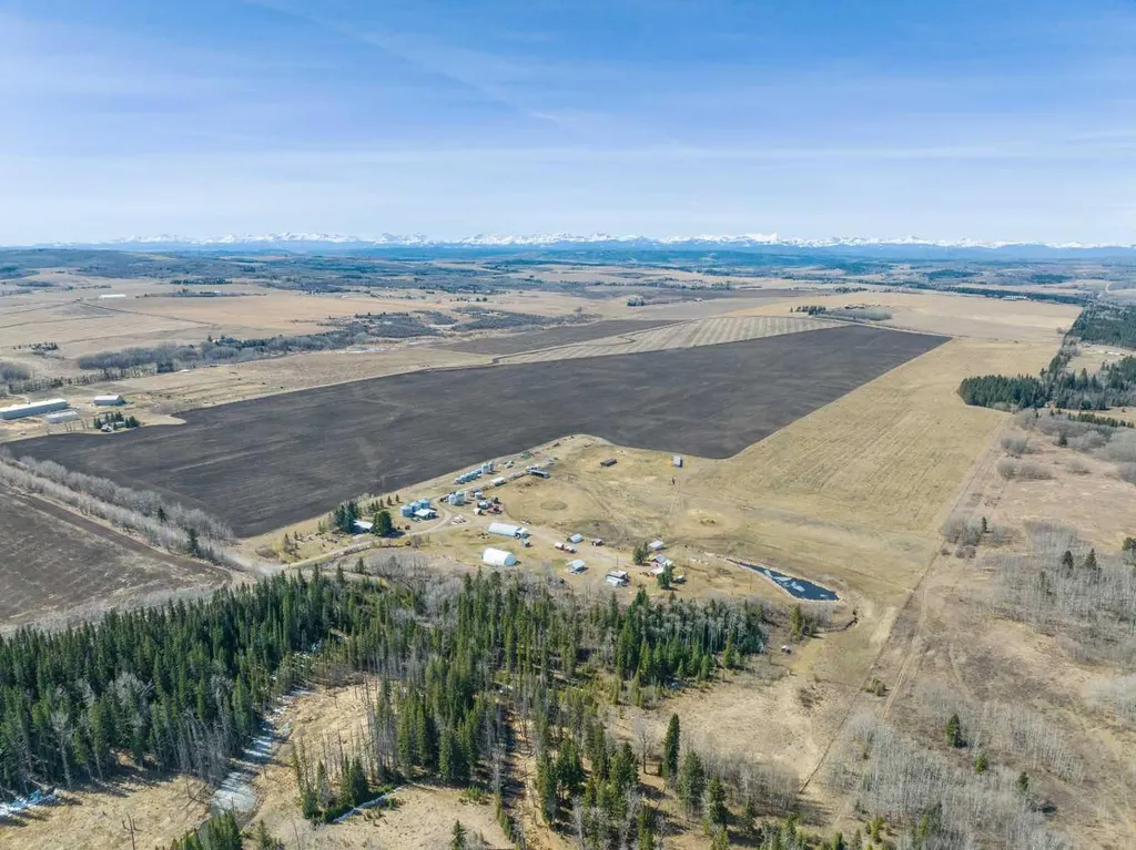 NE;32;22;2;W5M Rural Foothills County AB T1S 0T3