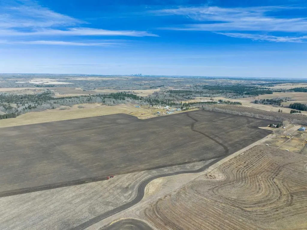 NE;32;22;2;W5M Rural Foothills County AB T1S 0T3