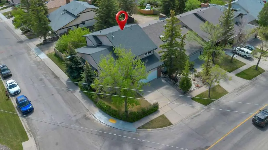 77 Edgewood Rise NW Calgary AB T3A 2T6