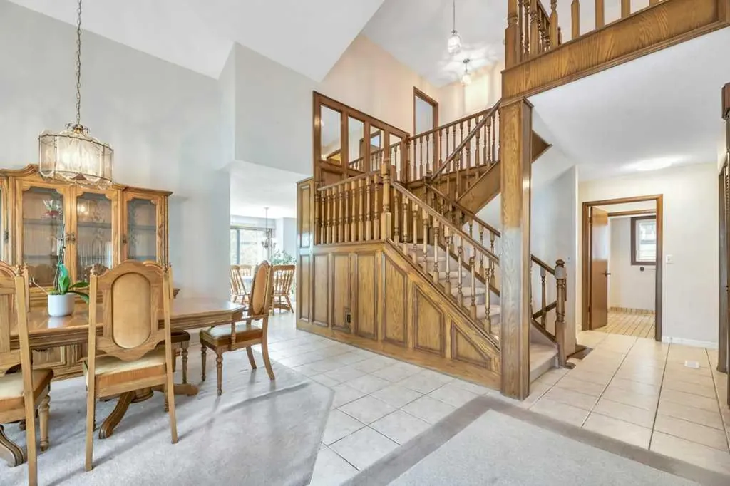 77 Edgewood Rise NW Calgary AB T3A 2T6