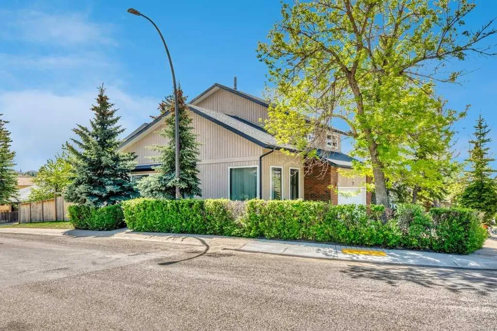 77 Edgewood Rise NW Calgary AB T3A 2T6