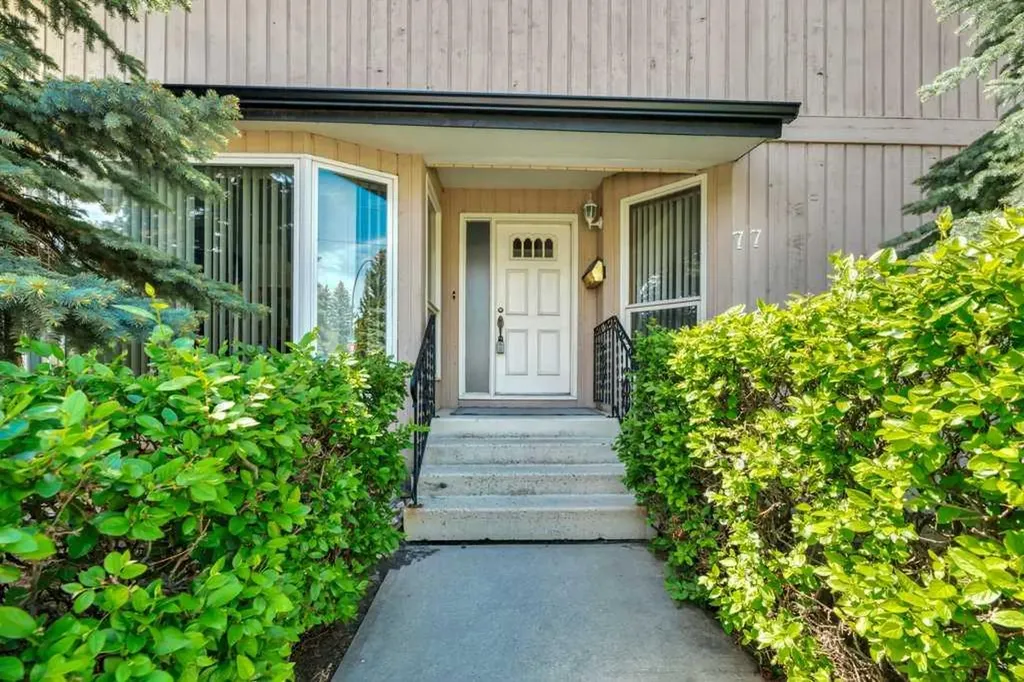 77 Edgewood Rise NW Calgary AB T3A 2T6