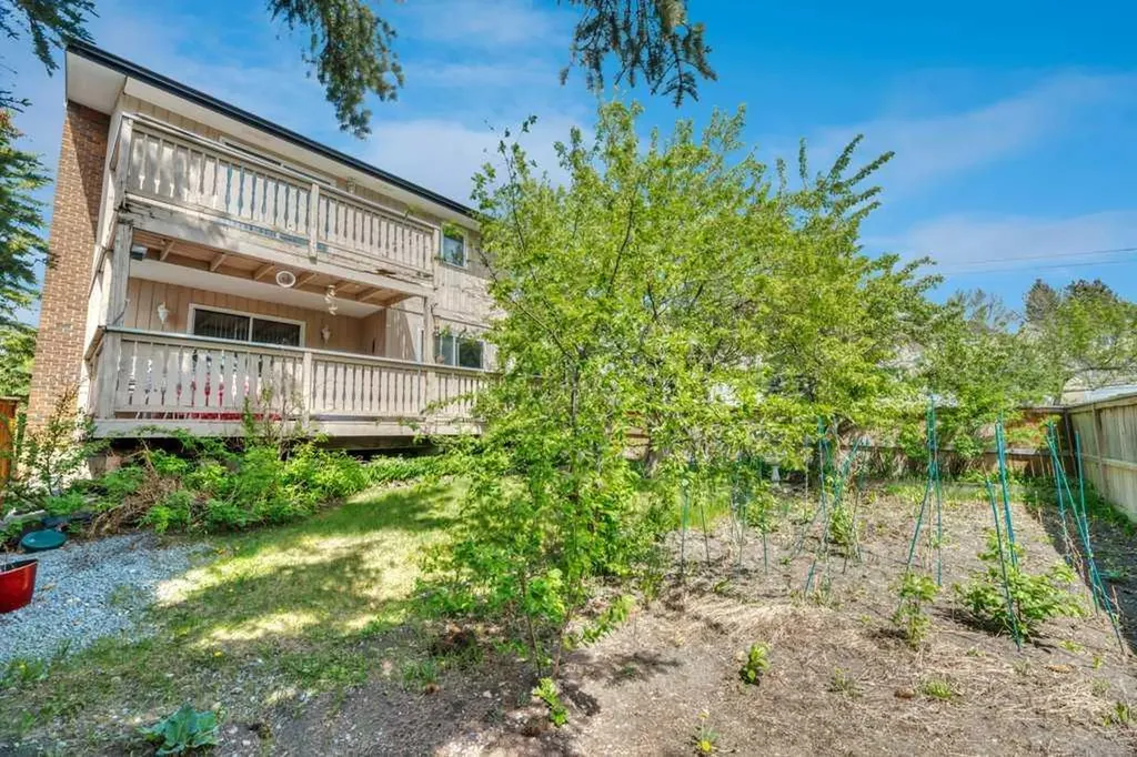 77 Edgewood Rise NW Calgary AB T3A 2T6