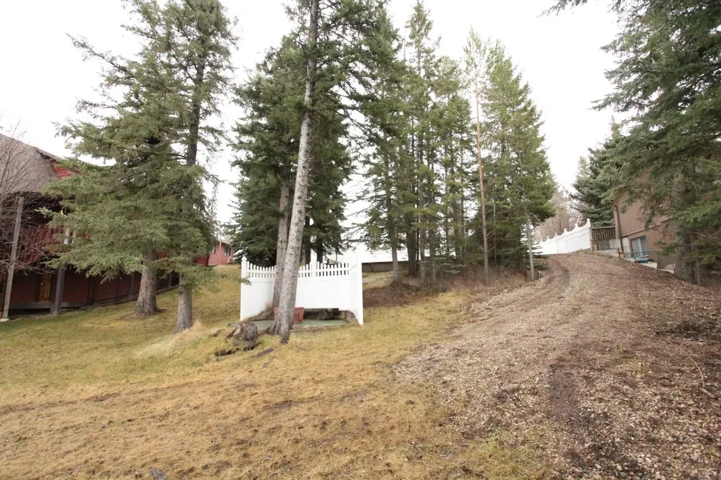 5408 60 Street Rocky Mountain House AB T4T 1K8