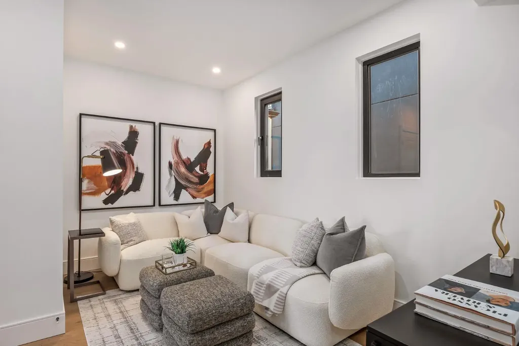 2703 Erlton Street SW Calgary AB T2S 2W4