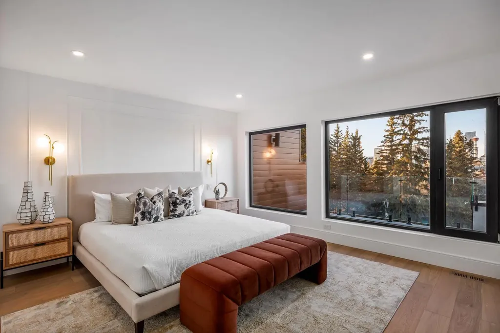 2703 Erlton Street SW Calgary AB T2S 2W4