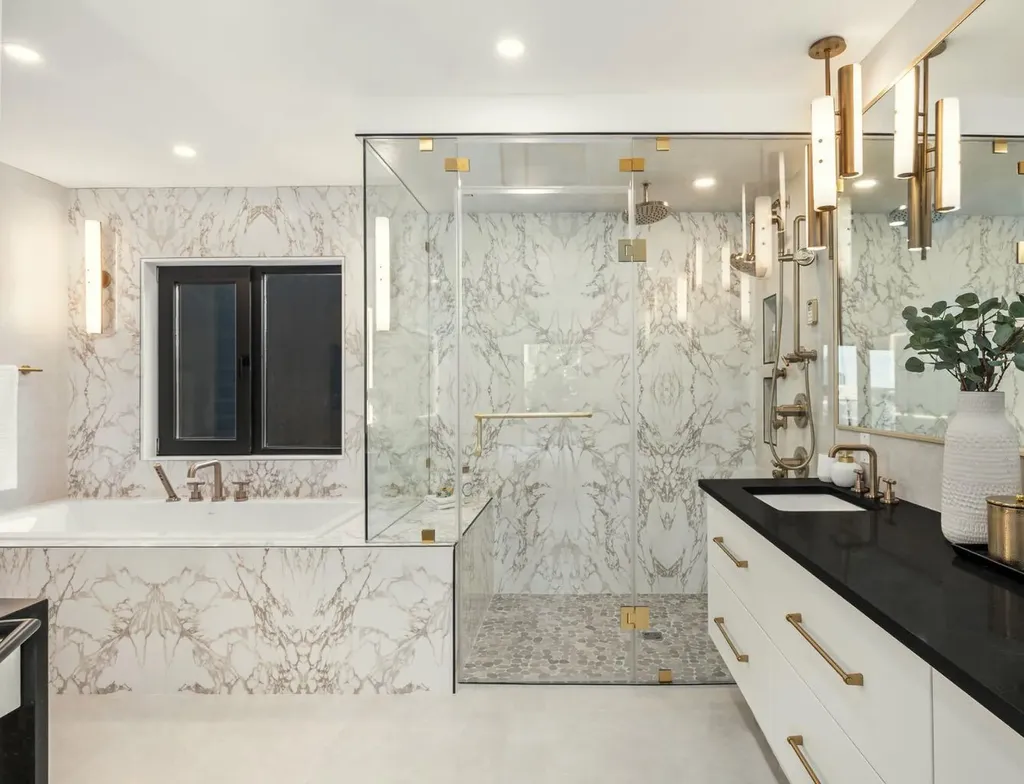 2703 Erlton Street SW Calgary AB T2S 2W4