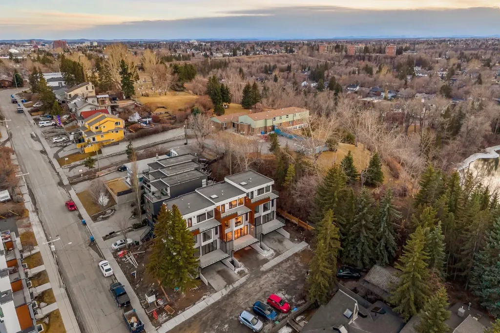 2703 Erlton Street SW Calgary AB T2S 2W4