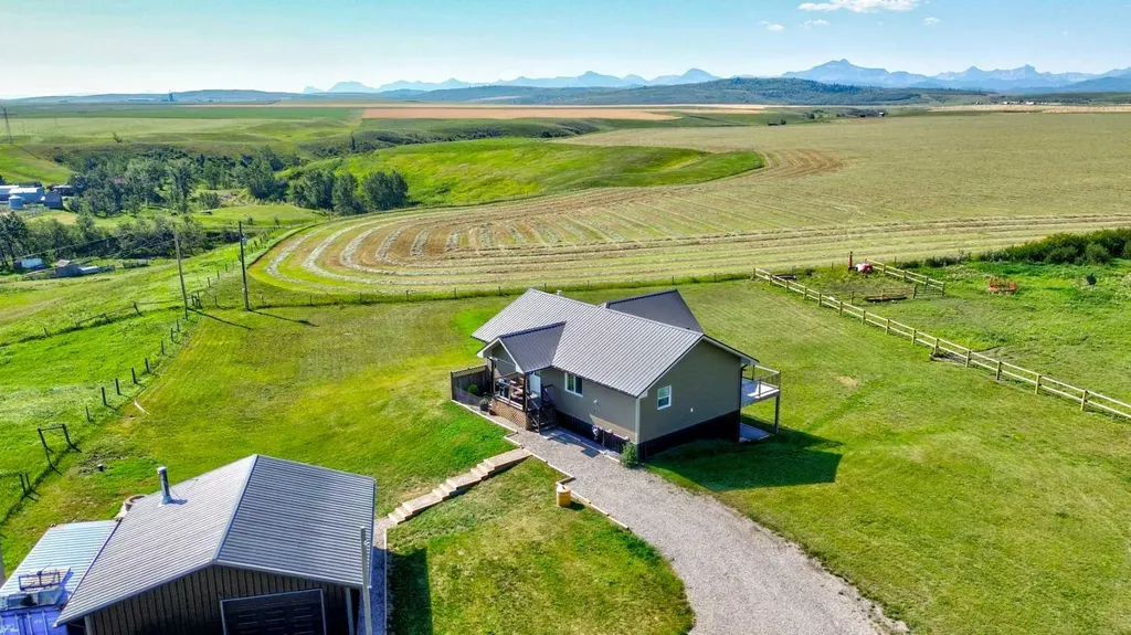 30319 Township Road 6-2a Rural Pincher Creek No. 9 M.d. Of AB T0K1W0