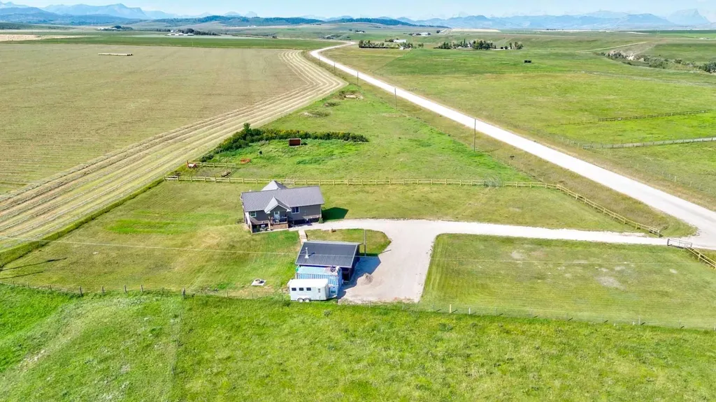 30319 Township Road 6-2a Rural Pincher Creek No. 9 M.d. Of AB T0K1W0