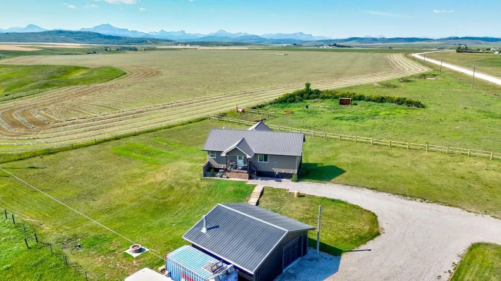 30319 Township Road 6-2a Rural Pincher Creek No. 9 M.d. Of AB T0K1W0