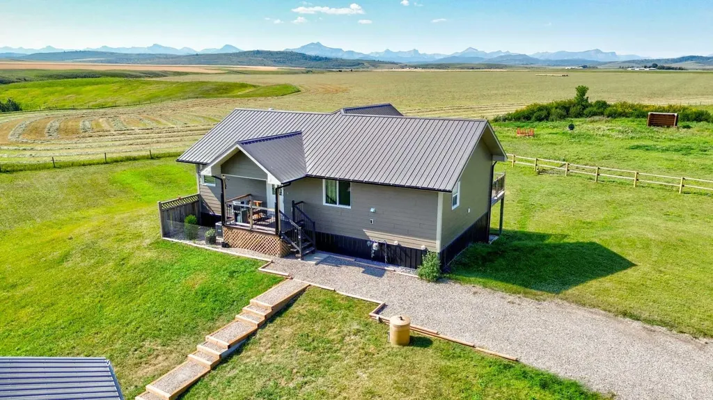 30319 Township Road 6-2a Rural Pincher Creek No. 9 M.d. Of AB T0K1W0