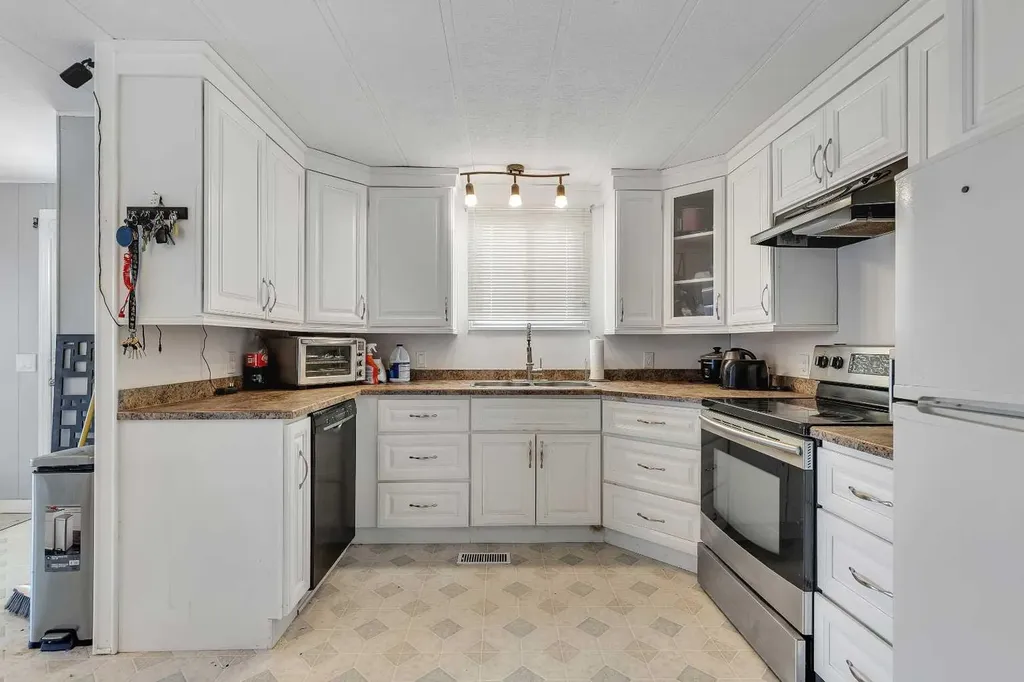 101 Huntstrom Drive NE Calgary AB T2K 5V5