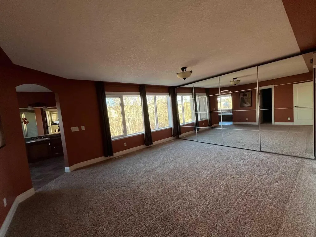 75 Royal Abbey Rise NW Calgary AB T3G 4Y5