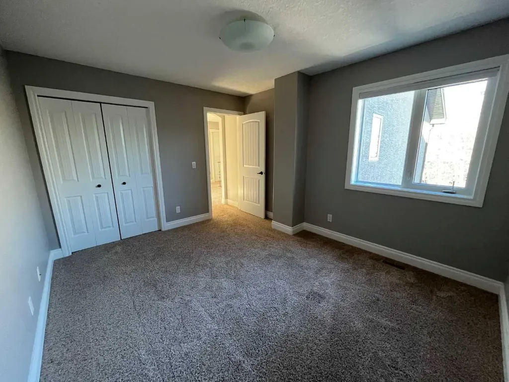 75 Royal Abbey Rise NW Calgary AB T3G 4Y5