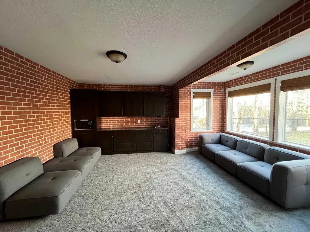 75 Royal Abbey Rise NW Calgary AB T3G 4Y5