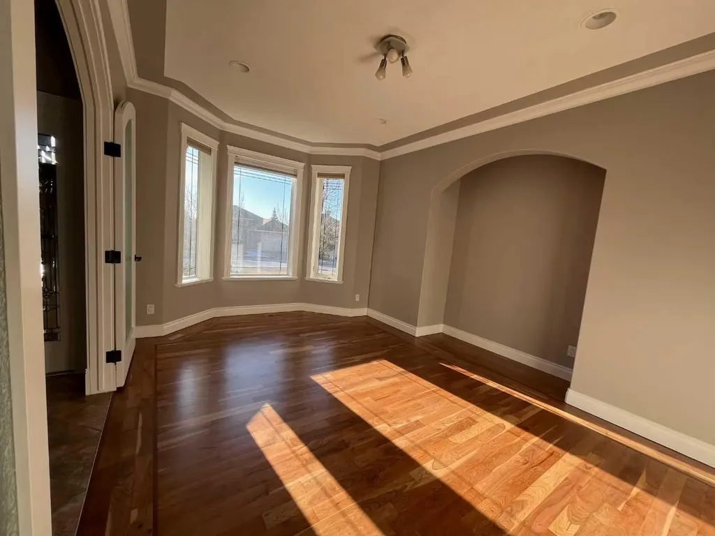 75 Royal Abbey Rise NW Calgary AB T3G 4Y5