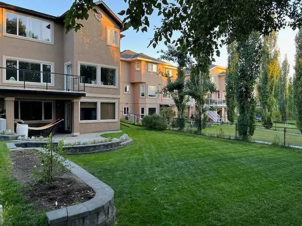 75 Royal Abbey Rise NW Calgary AB T3G 4Y5
