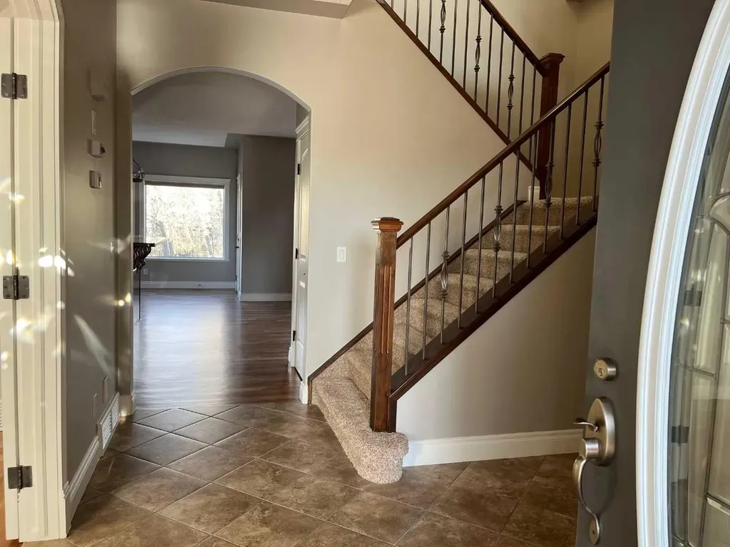 75 Royal Abbey Rise NW Calgary AB T3G 4Y5