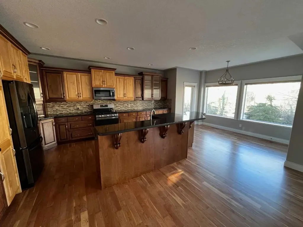 75 Royal Abbey Rise NW Calgary AB T3G 4Y5