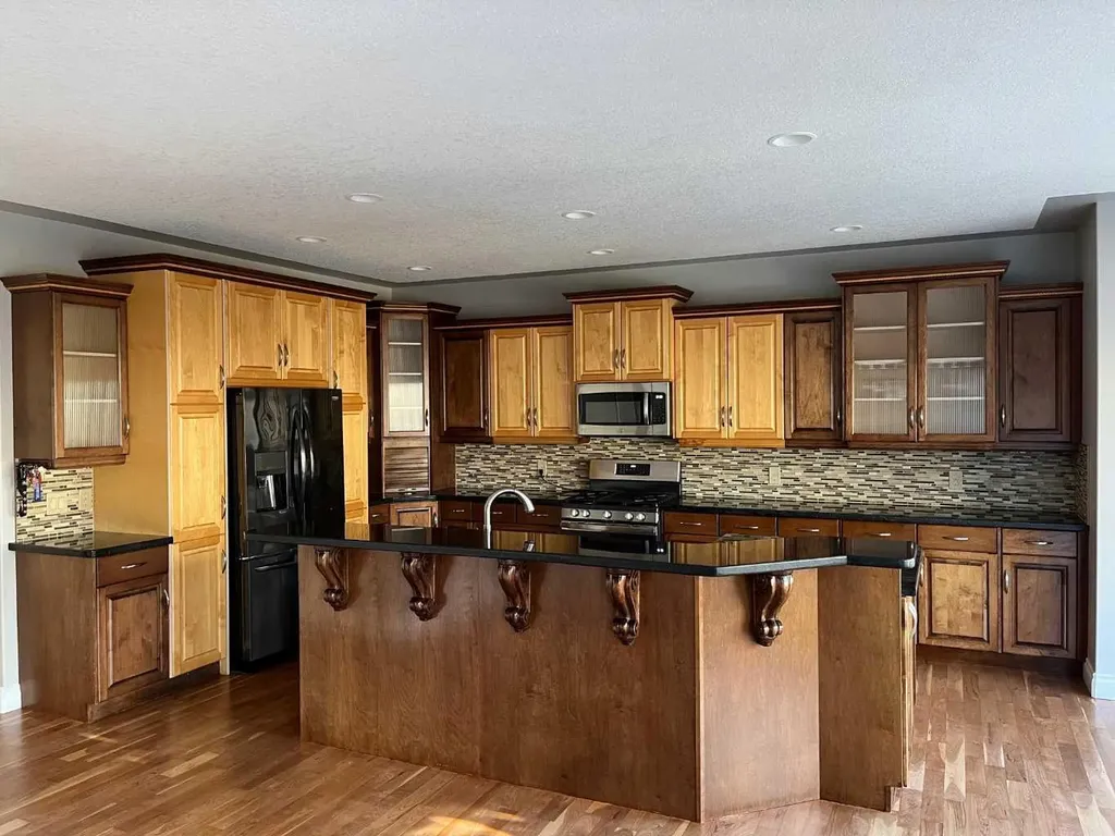 75 Royal Abbey Rise NW Calgary AB T3G 4Y5
