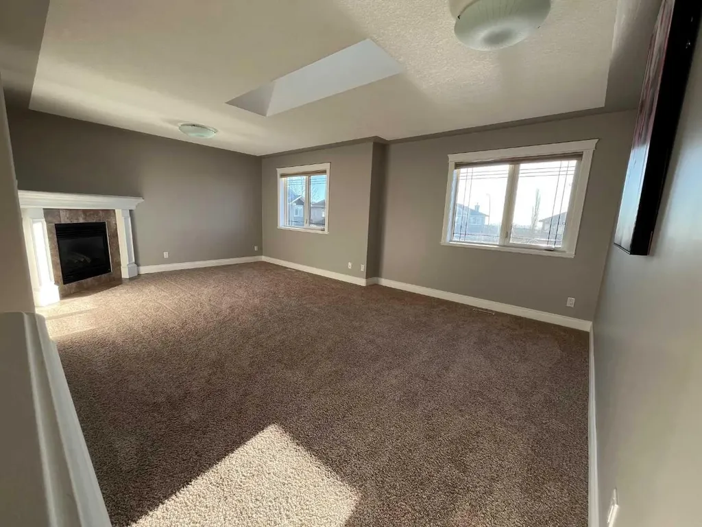 75 Royal Abbey Rise NW Calgary AB T3G 4Y5