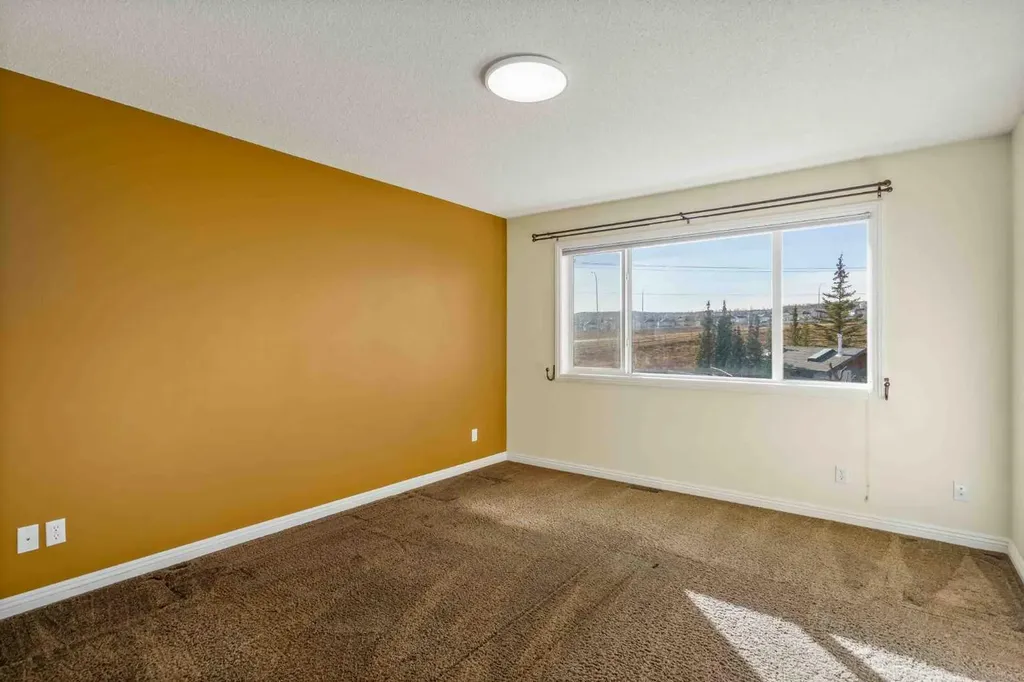 153 Kincora Bay NW Calgary AB T3R 1L4