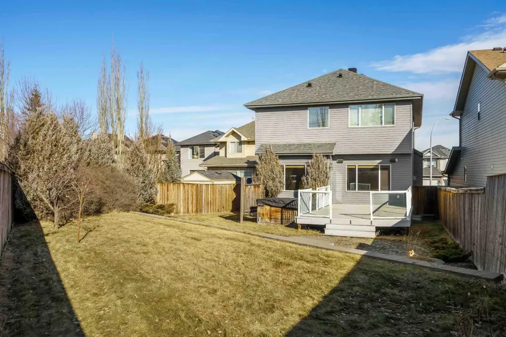 153 Kincora Bay NW Calgary AB T3R 1L4